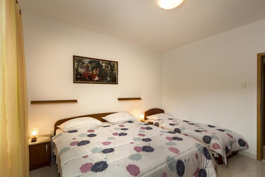 Apartment Mery Povlja  Esterno foto